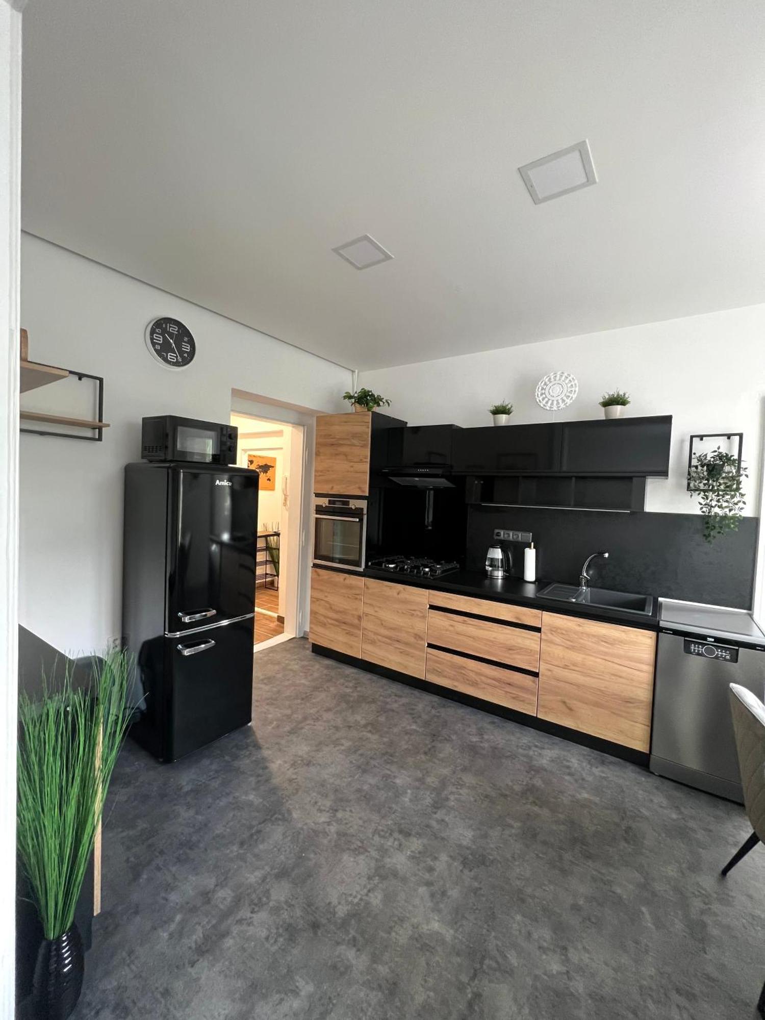 Apartman V Centru Trutnova Buitenkant foto
